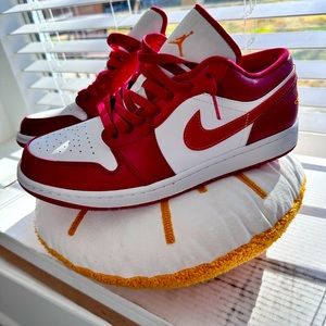Air jordan 1 low cardinal Sizes 11 New